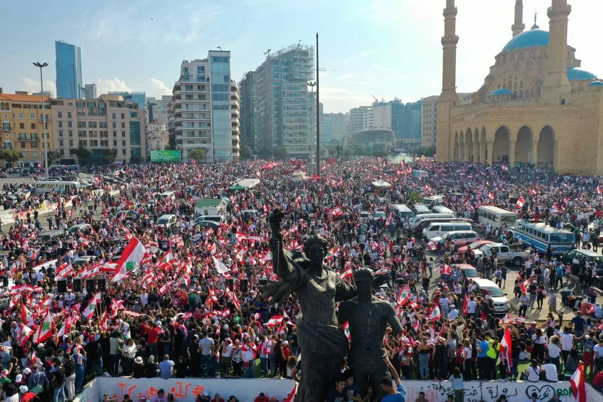 بالفيديو- احتفالات في ساحة الشهداء