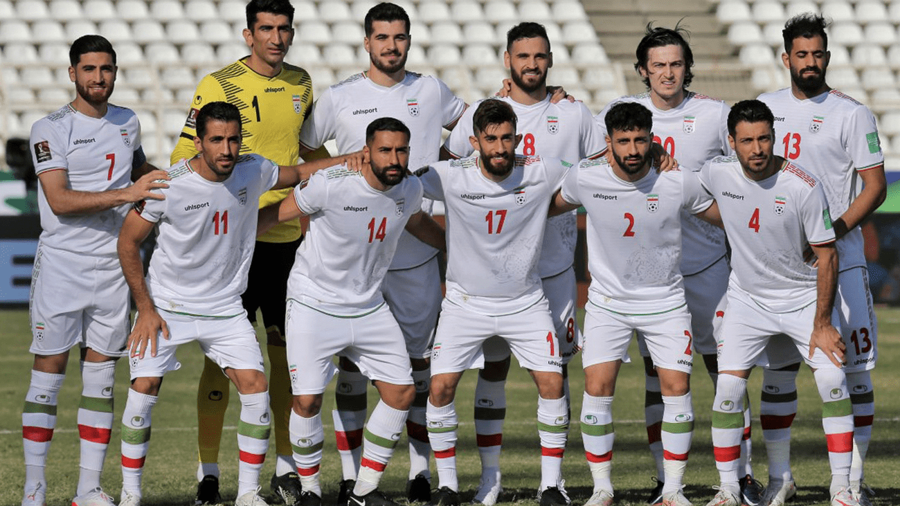 لاعبو منتخب إيران تمنعوا عن أداء النشيد الوطني قبيل مواجهة إنكلترا