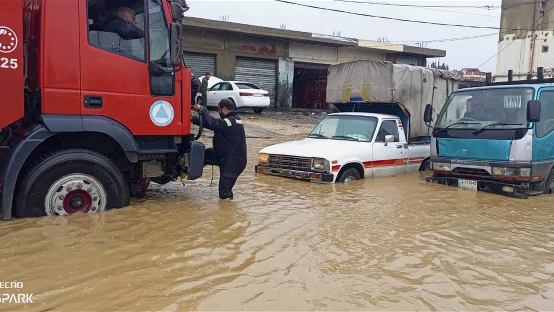 أمطار كانون تغرق طرقات لبنان