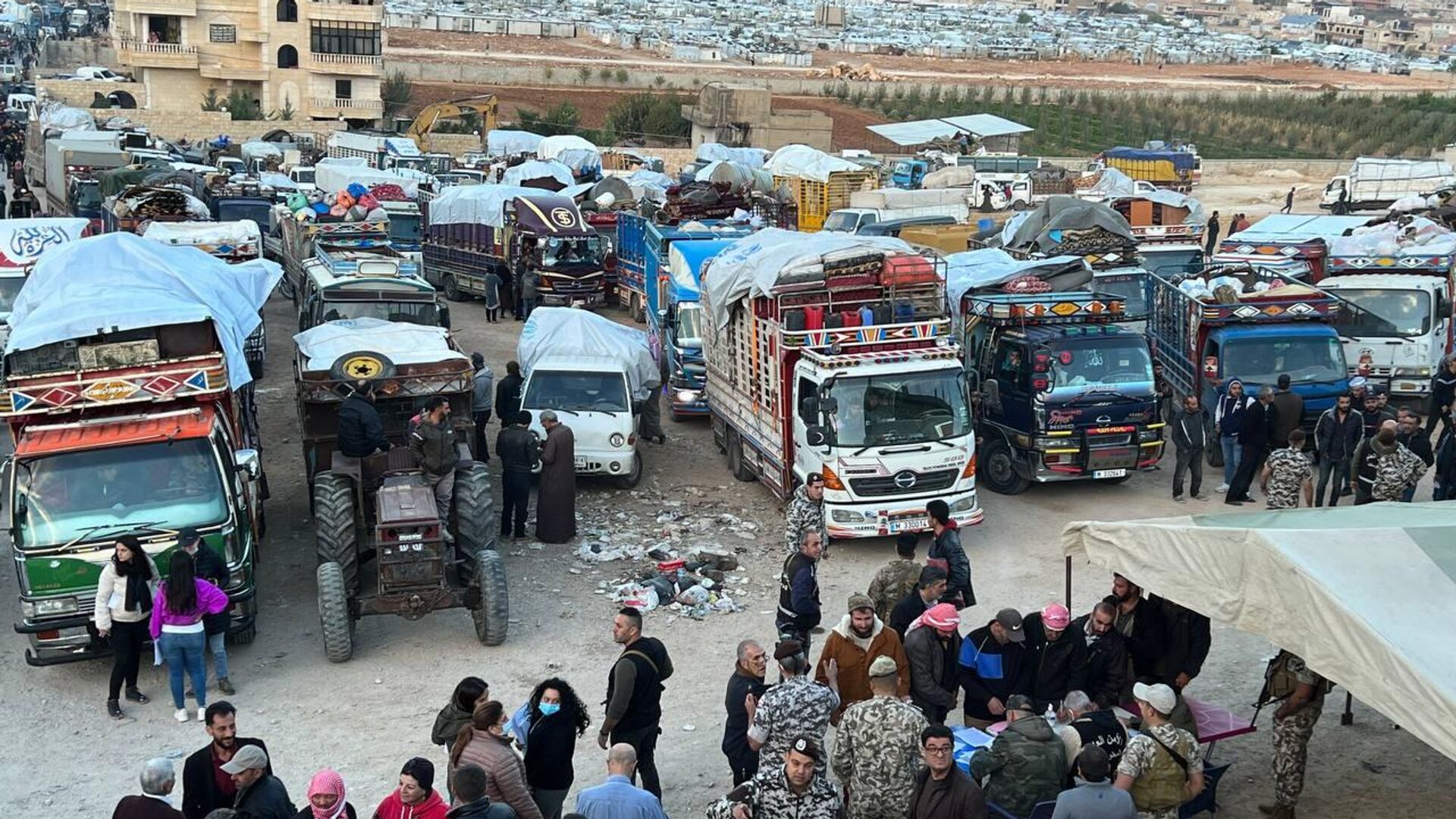 بالفيديو- إشكالٌ كبير بين عدد من النازحين السوريين في صور