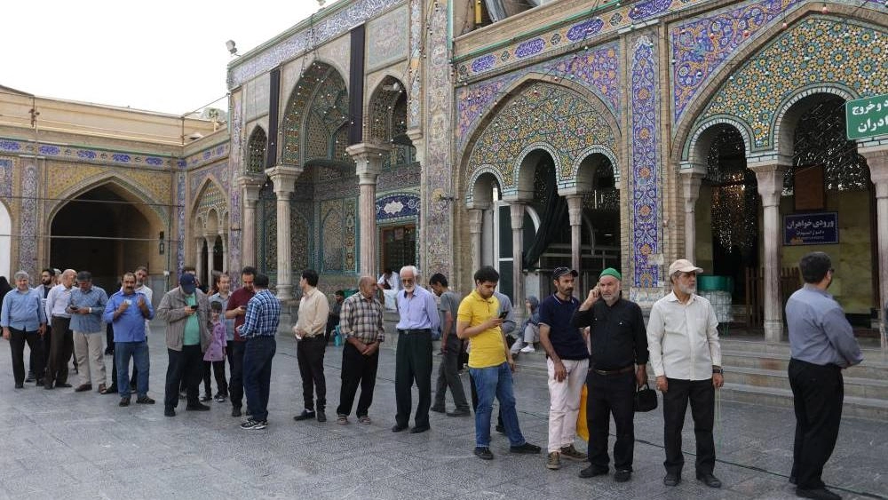 بدء التصويت في جولة الحسم لانتخاب الرئيس الايراني